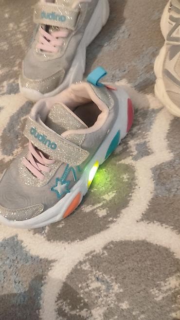 индийский бегунок: Детские кроссовки dudino со светящейся подошвой. - Цвет: светло‑серый — 2