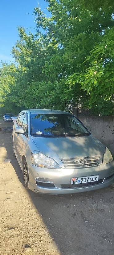Toyota Ipsum: 2002 г., 0.2 л, Механика, Дизель, Минивэн