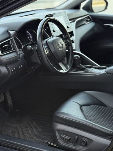 срочно продам авто в связи с переездом: Toyota Camry: 2020 г., 2.5 л, Автомат, Бензиновая, Седан — 8