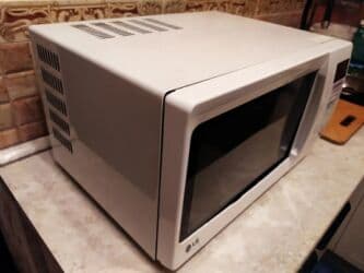 куплю микроволновку бу: Продается большая микроволновка. Б/у. На запчасти. Не работает. Цена — 3