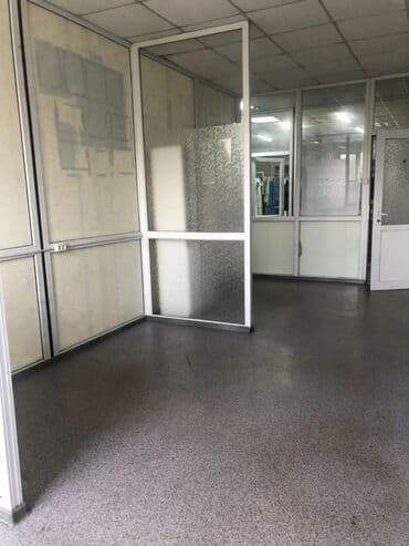 сдается кабинет парикмахера в салоне красоты: Сдаю Офис, 23 м², В торговом центре — 2