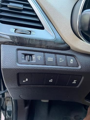 седение: Hyundai Santa Fe: 2017 г., 2.4 л, Автомат, Кроссовер — 5