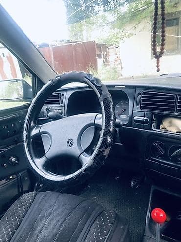 пикап электро: Volkswagen Golf: 1992 г., 1.8 л, Механика, Бензин, Хэтчбэк — 9