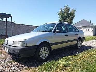 Volkswagen Passat: 1991 г., Седан — 3