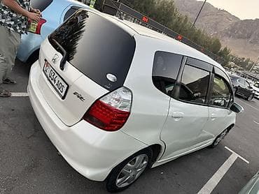 mazda 2: Honda Fit: 2005 г., 1.5 л, Автомат, Бензин, Хэтчбэк — 4