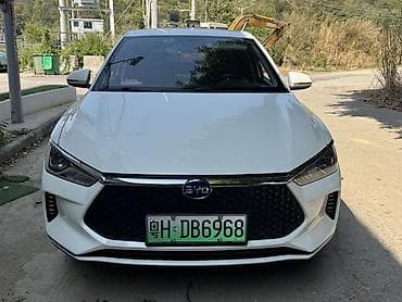BYD E2: 2022 г., Робот, Хэтчбэк