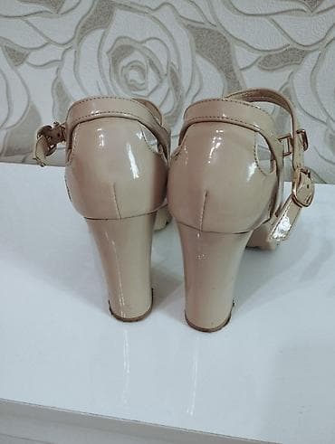 pre more: Бежевые женские босоножки на каблуке обувь женский - Бренд: FACIMIN — 3