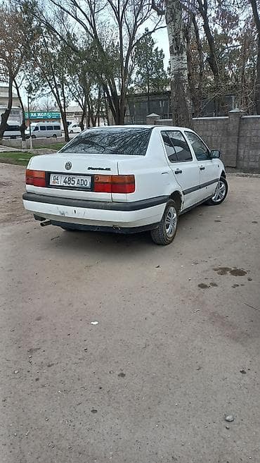 Volkswagen Vento: 1993 г., 1.8 л, Ручные, Бензин, Седан