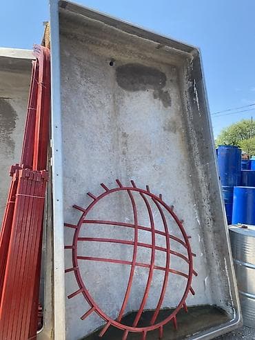 сколько стоит туалет: Ванна из нержавейки 3 т 
Бак из алюминия 2 т — 3