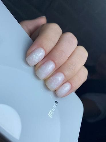 Нежный маникюр в молочно-белых оттенках - Покрытие: гель-лак/гелевое