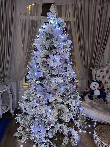 Искусственная новогодняя ель с густым заснеженным покрытием и — 6