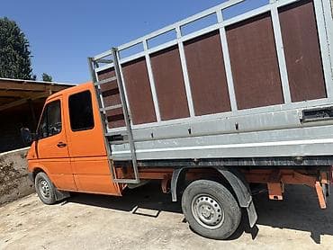 Грузовой бортовой автомобиль с двойной кабиной и тентовой — 2