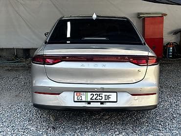 gac aion s plus цена: GAC AION S (седан), серебристый металлик. Ключевые особенности: - — 5