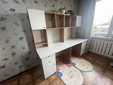 Компьютерные столы: Продаётся большая двухместная парта с полками La Familia Продаём нашу — 1