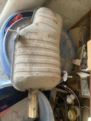 Глушитель BMW 2003 г., Б/у at lalafo.kg Глушитель BMW 2003 г., Б/у