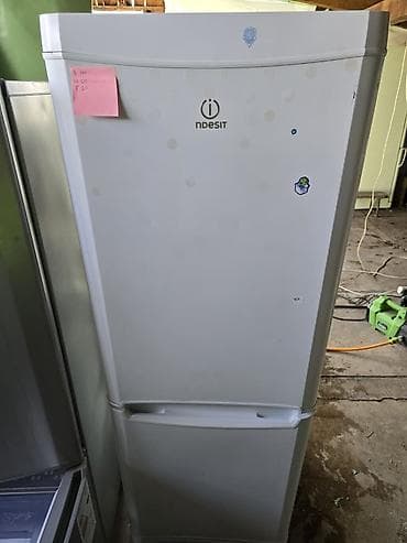 Холодильник Indesit, двухкамерный, белый цвет. Основные особенности