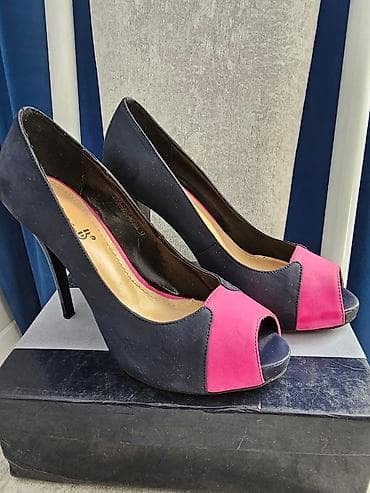 туфля: Продаётся красивые замшевые босоножки, практически новые, носили пару — 1