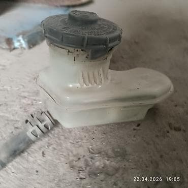 Хонда стрим бачок тормозной жидкости с крышкой и датчиком уровня. -