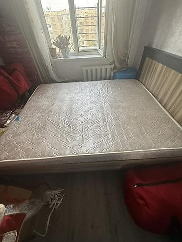 кровать двух: Двуспальная кровать, Б/у, С матрасом, длина - 200 см — 3