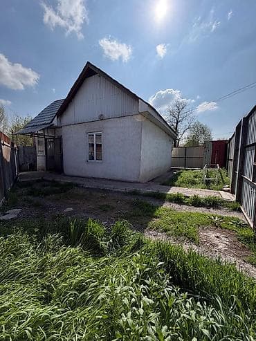 11 микро: Очень, срочно продаётся дом в начале Маевки. Участок 1.28 сотки по — 4