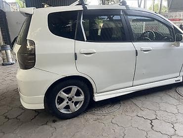 Honda Fit: 2003 г., 1.3 л, Вариатор, Бензин, Хэтчбэк — 4