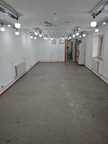 дом под швейный цех: Ала тоо ж/м Сдается помещение под швейный цех Площадь: 150м2 Этаж — 2