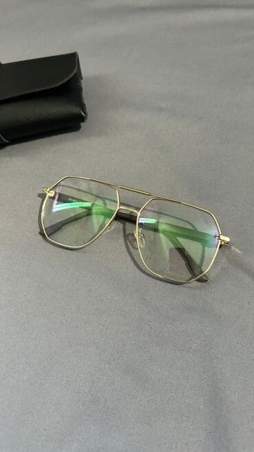 очки 3d: Набор очков + чехол Состав: - 2 пары очков Особенности Очки светлые — 3