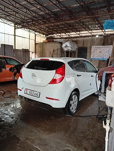 hyndai i40: Hyundai Solaris: 2016 г., 1.4 л, Автомат, Бензин, Хэтчбэк — 1