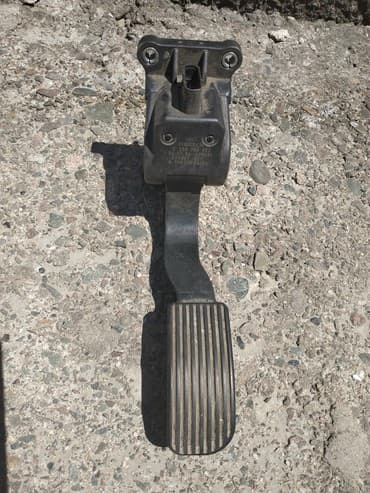 Педаль газа 2 шт, б/у, на выбор, рабочие. Mercedes Sprinter Мерседес