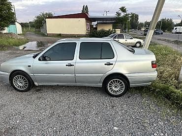 Volkswagen: Volkswagen Vento: 1994 г., 1.8 л, Механика, Газ, Седан — 6