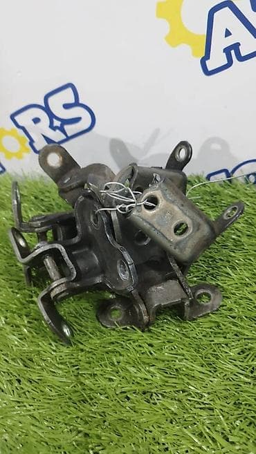 key maker: Замок двери Toyota Б/у, Оригинал — 1