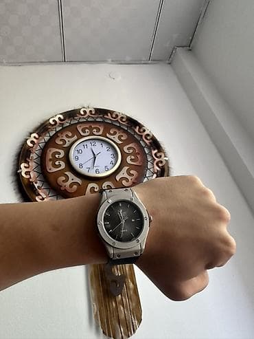 ulisse nardin: Классические часы часы, Hublot, Швейцария, Унисекс — 3