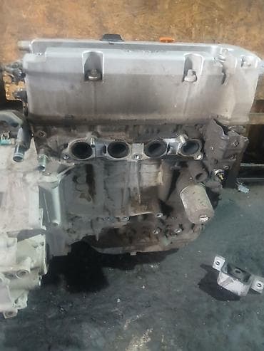 двигатель мопеда: Двигатель Honda (рядная «четвёрка») 

в месте Акпп — 2