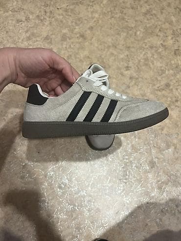 Кроссовки повседневные, низкие. - Материал верха: светло‑серый