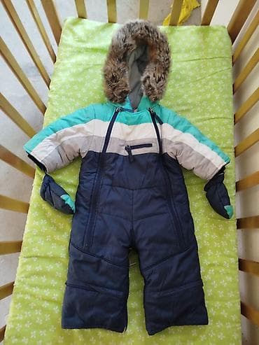 комбинезон на весну: Детский зимний комбинизон-трансформер с капюшоном и варежками. - — 1