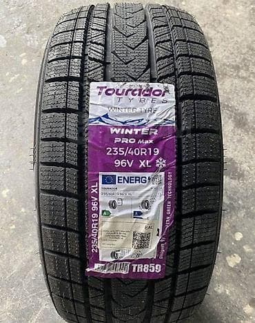 Зимняя китайская шина. Фирма Tourador made in china. Размер 235/40R19