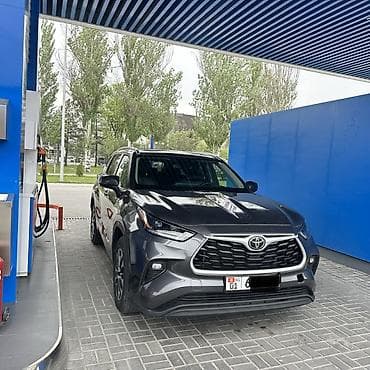 Toyota Highlander: 2022 г., 3.5 л, Автомат, Бензин, Кроссовер