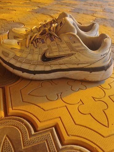 очки рейбон: Мужские кроссовки, 38, Nike, Б/у, цвет - Белый, Самовывоз — 1