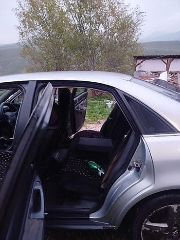 салон е46: Audi A4: 1996 г., 1.8 л, Кол менен иштөөчү, Бензин, Седан — 6