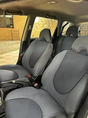wolkswagen passat: Honda Fit: 2004 г., Бензин, Хэтчбэк — 7