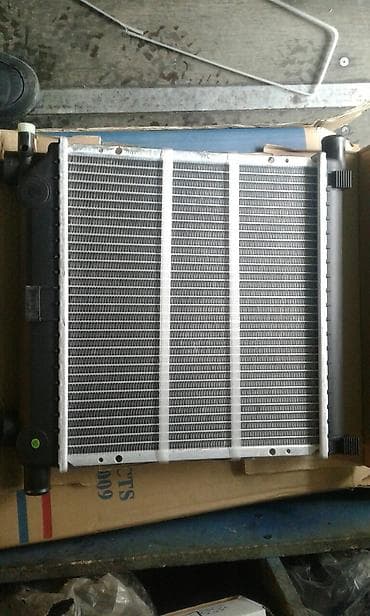 Радиатор на мерседес124 старушка обьем 2-2.3механика гарантия качества