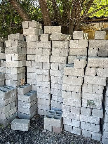 доска чтобы рисовать: Малыш пескоблоки рванные 
Есть все цвета
Серые 45
Цветные 65 — 3