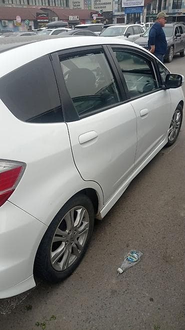 салон на фит: Honda Fit: 2008 г., 1.5 л, Автомат, Бензин, Хэтчбэк — 6
