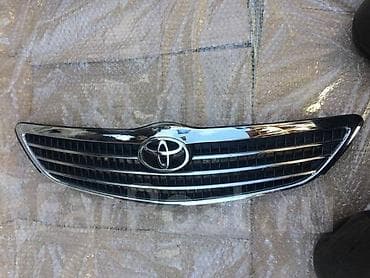 Решетка радиатора Toyota 2002 г., Б/у, Оригинал