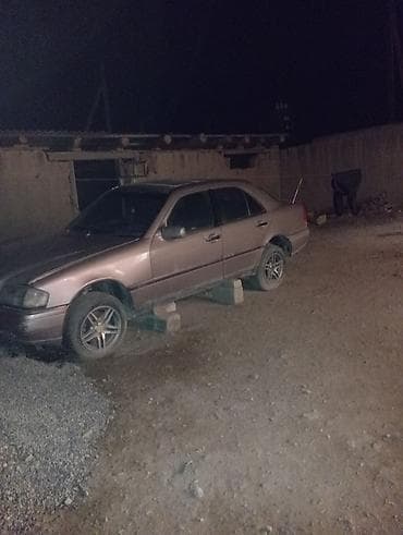 bmw i7: Mercedes-Benz C-Class: 1990 г., Седан — 2