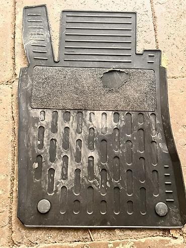 кузов 211: Плоские Резиновые Полики Для салона Mercedes-Benz, цвет - Черный, Б/у — 1