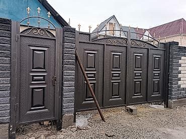Распашные ворота: Кованые металлические ворота с калиткой - Комплект: распашные ворота — 2