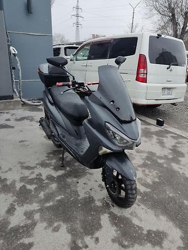 Кумурска мотороллер: Скутер макси, технически в идеале, мотор шепчет, технически все — 1
