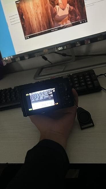mini display port: Компактная цифровая камера с выдвижным объективом и поворотным — 2
