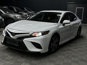 Toyota Camry: 2018 г., Автомат, Бензин, Седан